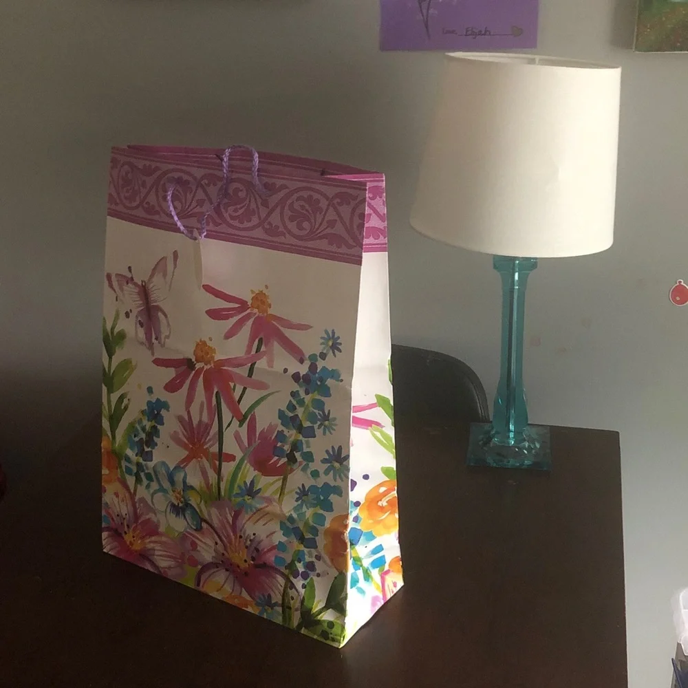 🛍️ Watercolor Floral Gift Bag